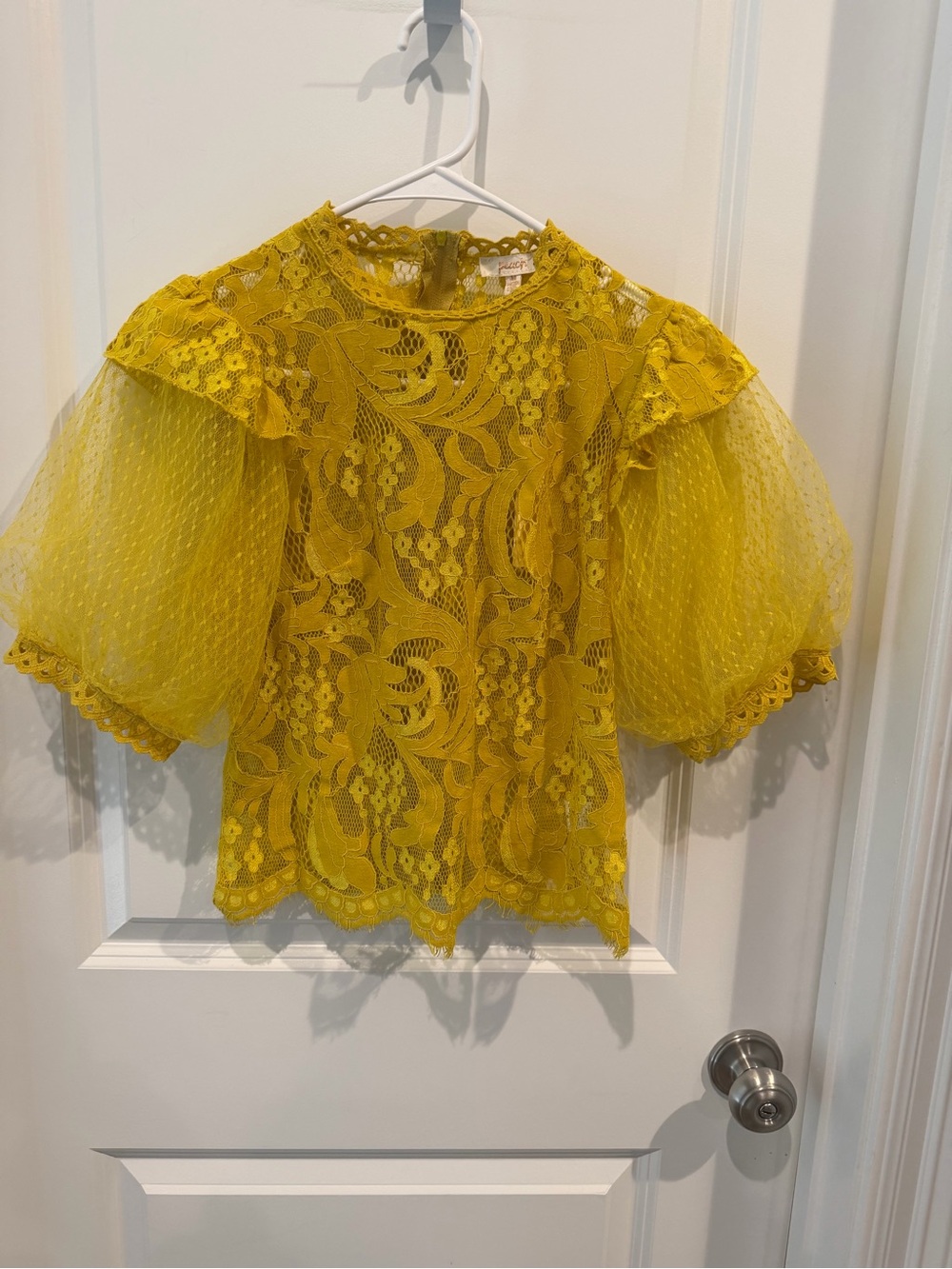 NWT Peach Lace Mock Neck Puff Sleeves Blouse Size Medium